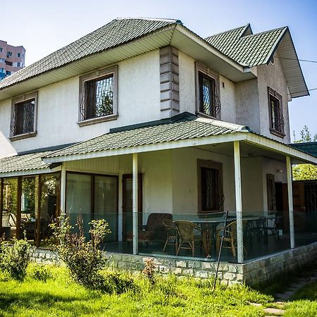 "European" Backpackers Hostel In Almaty Exterior foto
