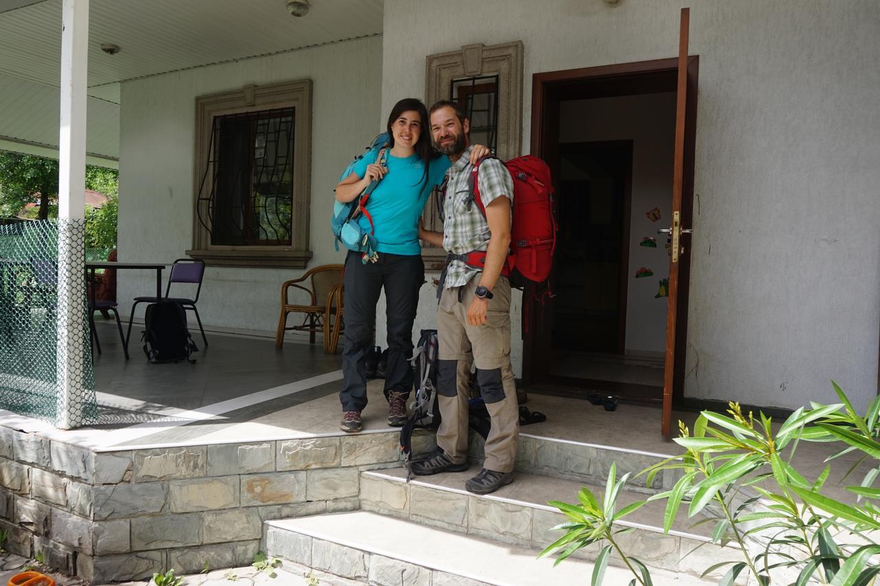 "European" Backpackers Hostel In Almaty Exterior foto