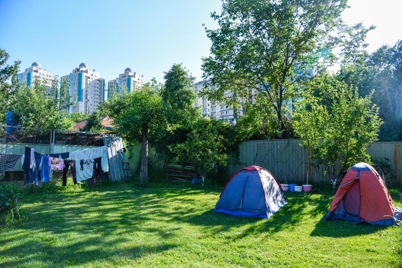 "European" Backpackers Hostel In Almaty Exterior foto