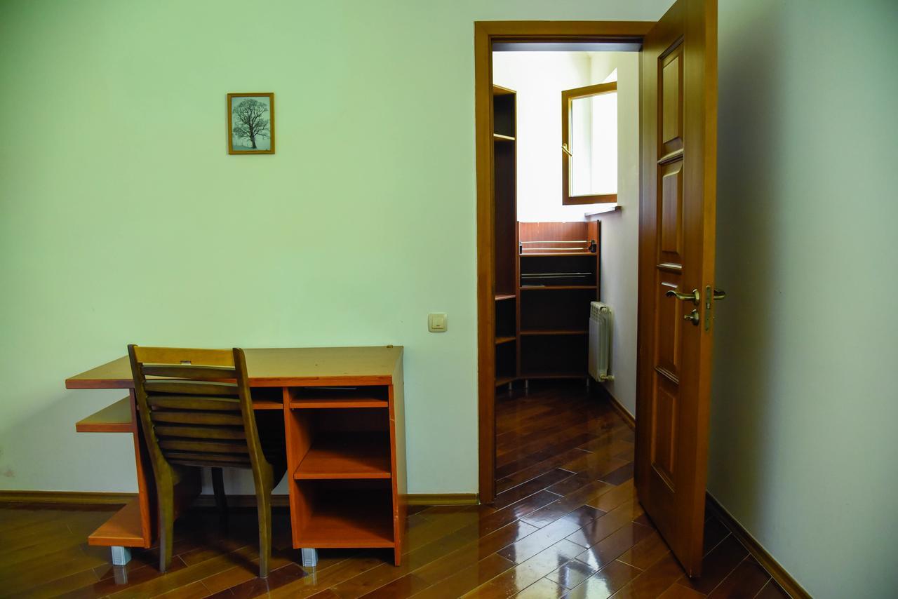 "European" Backpackers Hostel In Almaty Exterior foto